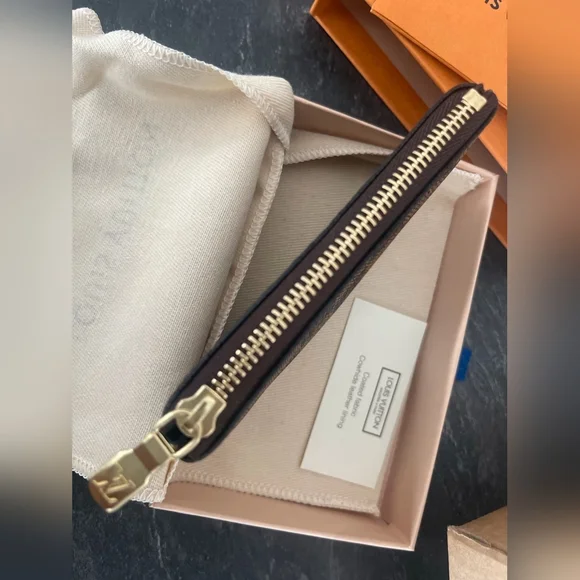 Louis Vuitton Key Pouch - Picture 7 of 11